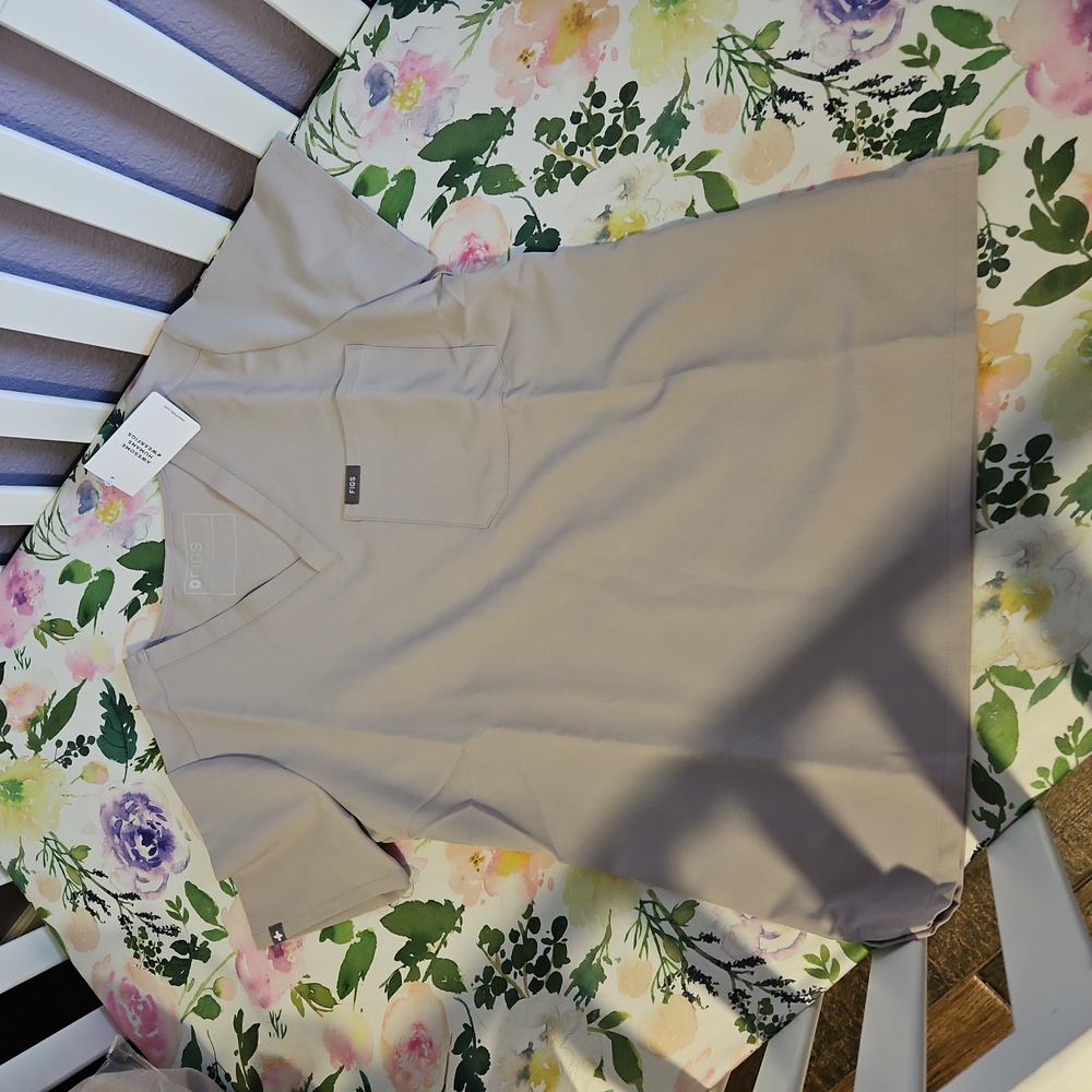 NWT Xs figs top in slate